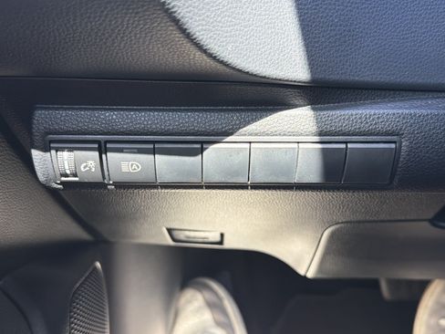Used 2022 Toyota Corolla SE FWD image 25