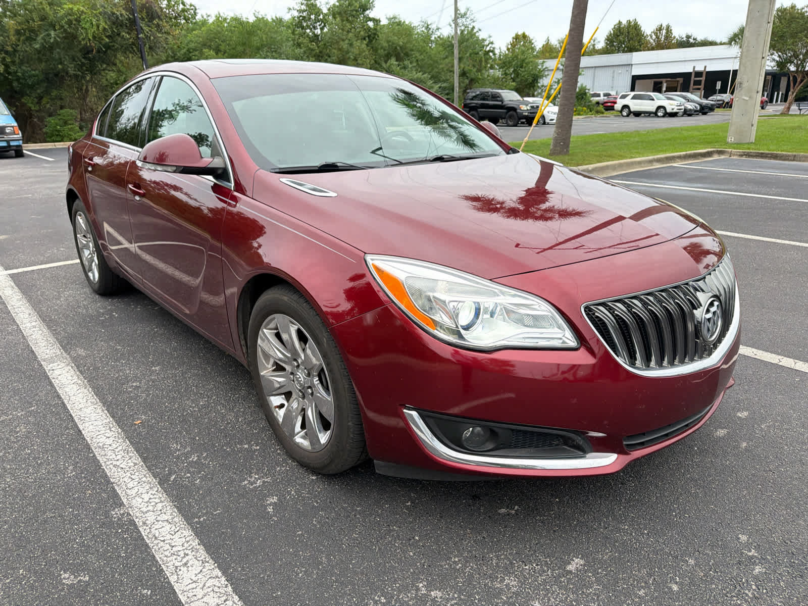 Used 2016 Buick Regal FWD image 2