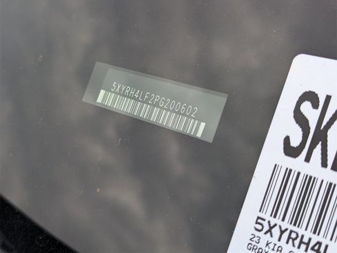 Used 2023 Kia Sorento EX w/ Panoramic Sunroof Package image 6