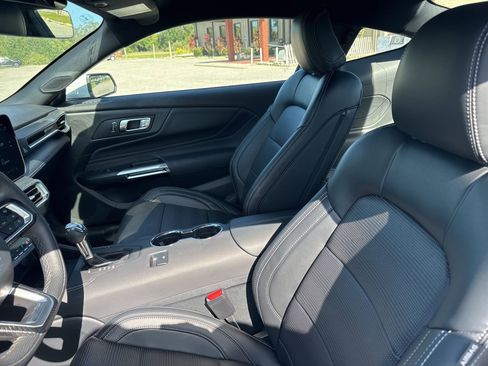 Used 2025 Ford Mustang GT Premium image 7
