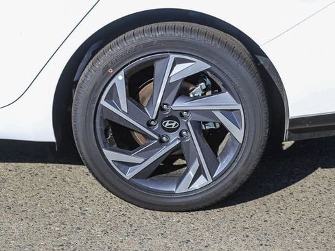 New 2026 Hyundai Elantra Limited FWD image 12