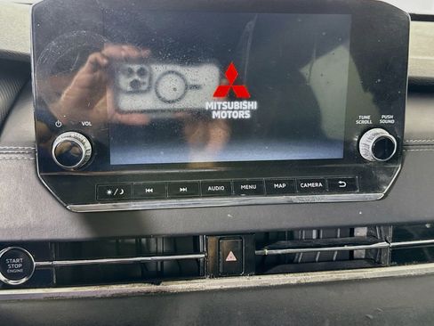 Used 2024 Mitsubishi Outlander SE FWD image 18