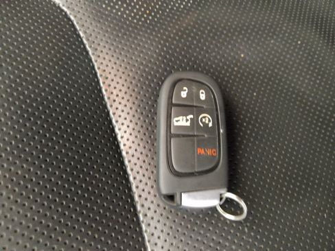 Used 2020 Jeep Cherokee Limited AWD/4WD image 32
