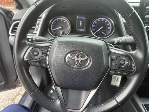 Used 2023 Toyota Camry SE image 11