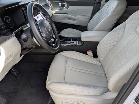 Used 2023 Kia Sorento SX image 17