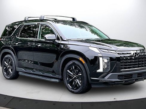 Used 2024 Hyundai Palisade XRT FWD image 2