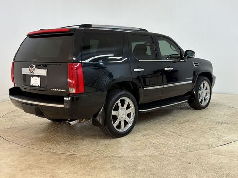 Used 2011 Cadillac Escalade Luxury AWD/4WD image 9