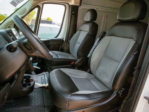 Used 2025 RAM ProMaster 2500 w/ Convenience Group FWD image 14