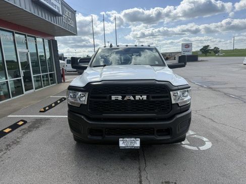 Used 2022 RAM 3500 Tradesman RWD image 11