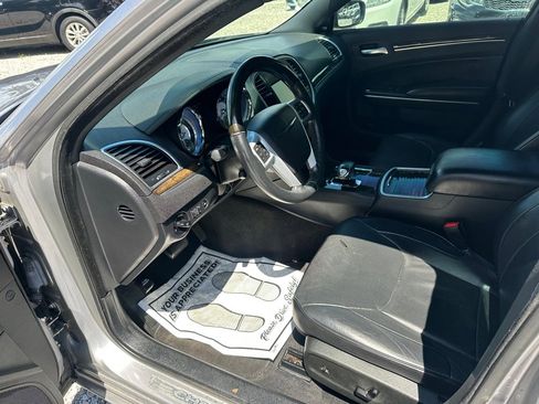 Used 2014 Chrysler 300 C image 10