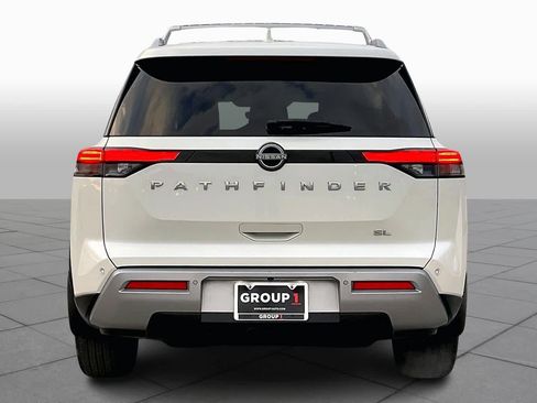 Used 2024 Nissan Pathfinder SL w/ SL Premium Package image 5