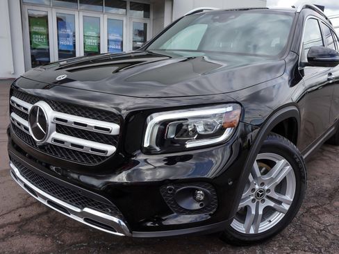 Used 2023 Mercedes-Benz GLB 250 4MATIC w/ Premium Package image 55