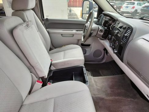 Used 2011 GMC Sierra 3500 SLE w/ SLE Preferred Package image 16