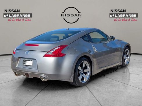 Used 2009 Nissan 370Z Touring image 5