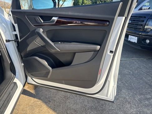 Used 2018 Audi Q5 2.0T Premium AWD/4WD image 14