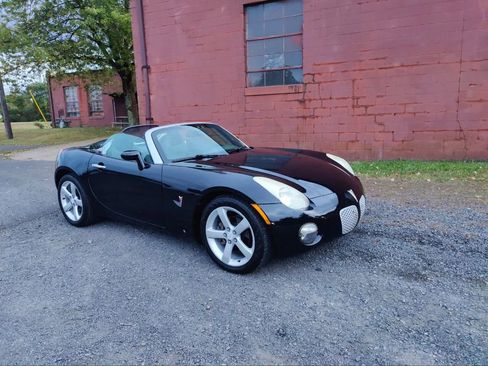 Used 2006 Pontiac Solstice Convertible w/ Power Package RWD image 3
