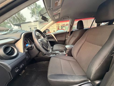 Used 2015 Toyota RAV4 LE AWD/4WD image 10