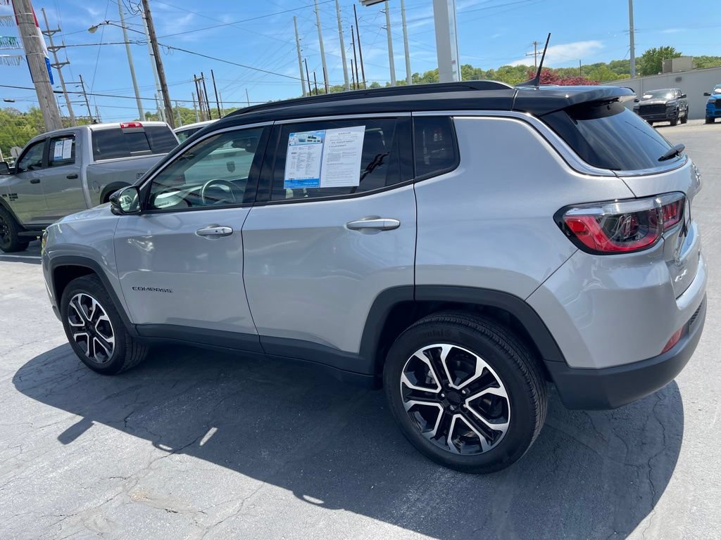 Used 2022 Jeep Compass Limited AWD/4WD image 4