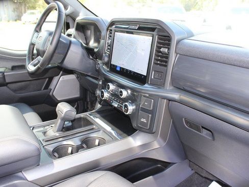 Used 2025 Ford F150 Lariat AWD/4WD image 17