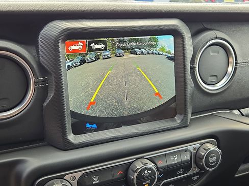 Used 2023 Jeep Wrangler Unlimited Sahara w/ Dual Top Group AWD/4WD image 21