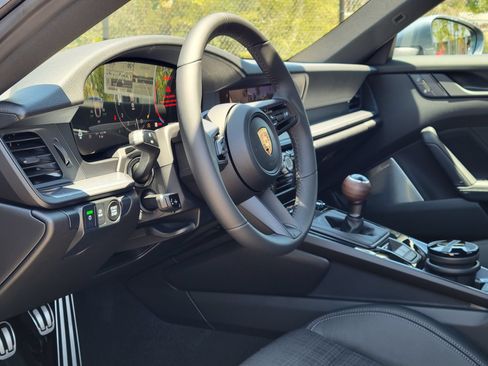 New 2026 Porsche 911 Carrera T RWD image 4