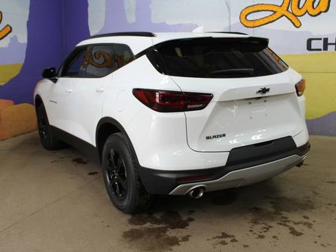 Used 2024 Chevrolet Blazer LT w/ Convenience Package FWD image 6