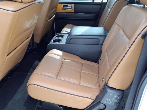 Used 2012 Lincoln Navigator L 4WD image 10