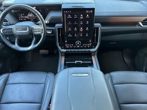 Used 2025 GMC Yukon Denali image 13