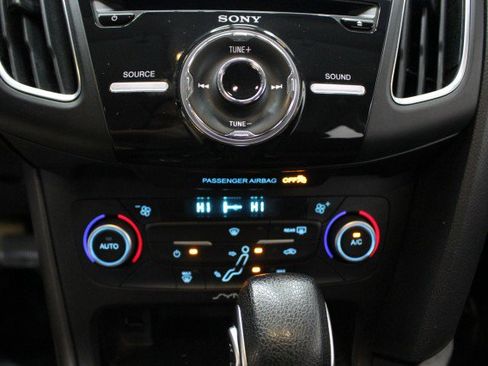 Used 2017 Ford Focus SEL image 19