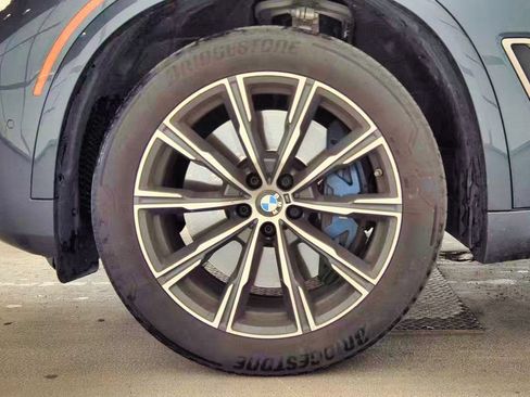Used 2020 BMW X5 M50i w/ Dynamic Handling Package AWD/4WD image 20