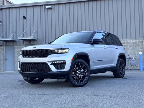 New 2025 Jeep Grand Cherokee Limited image 1
