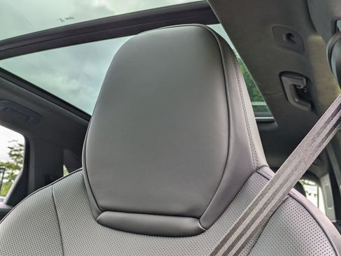 Certified 2025 Porsche Cayenne GTS AWD/4WD image 6