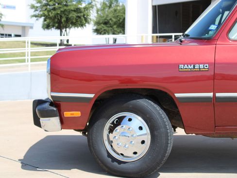 Used 1993 Dodge D/W Truck 250 RWD image 26