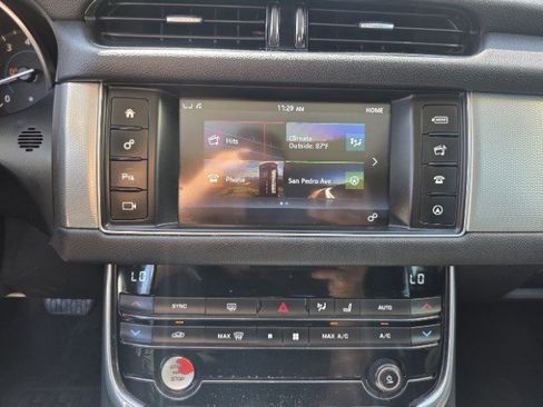 Used 2018 Jaguar XF Prestige image 42