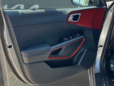 Used 2025 Kia Soul GT-Line image 11