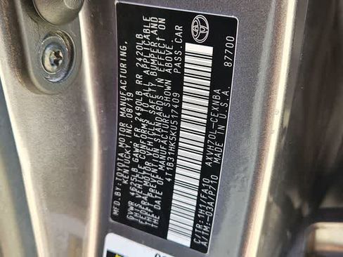 Used 2019 Toyota Camry LE FWD image 29