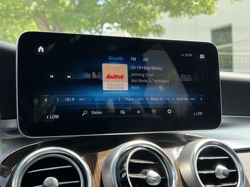 Certified 2020 Mercedes-Benz GLC 300 4MATIC image 24