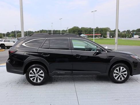 Certified 2025 Subaru Outback Premium AWD/4WD image 6