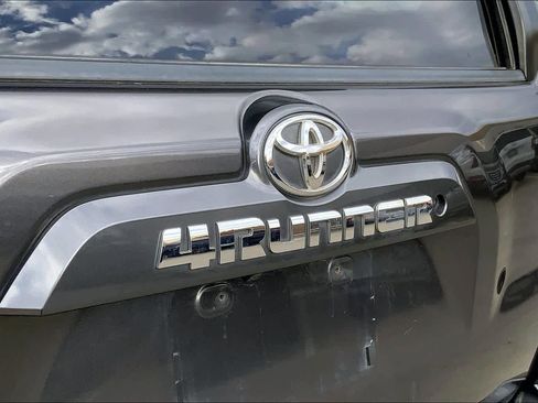 Used 2019 Toyota 4Runner SR5 image 28