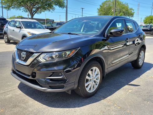 Used 2020 Nissan Rogue Sport S w/ Appearance Package image 3