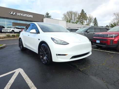 Used 2021 Tesla Model Y Performance image 2