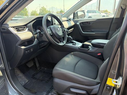 Certified 2022 Toyota RAV4 LE AWD/4WD image 10
