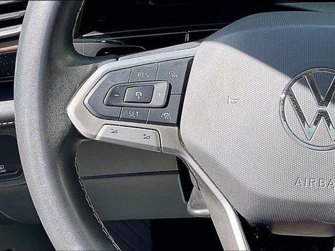 Used 2024 Volkswagen Atlas SE FWD image 17