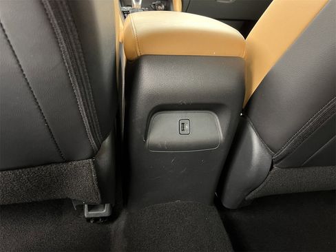 Used 2025 Nissan Sentra SV w/ SV Premium Package image 25