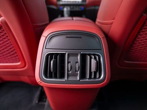 Used 2022 Maserati Levante GT AWD/4WD image 49