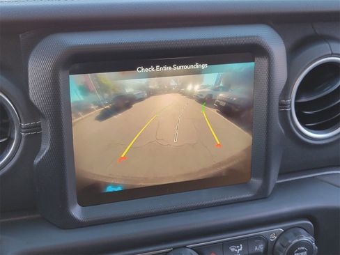 Used 2023 Jeep Wrangler Sahara image 10