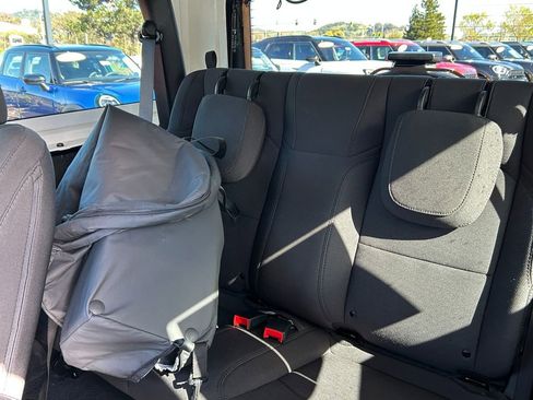 Used 2023 Jeep Wrangler Sport S image 31