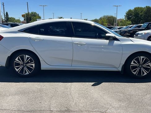 Used 2018 Honda Civic EX-T image 4