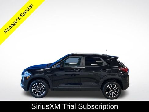 Used 2025 Chevrolet TrailBlazer LT w/ Driver Confidence Package image 5