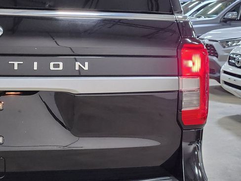 Used 2022 Ford Expedition XLT image 22